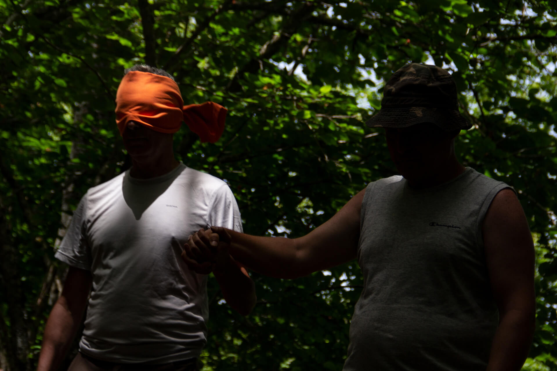 Passi di Quiete - Seconda Edizione - Cammino bendati - Foto Maya De Bernardi